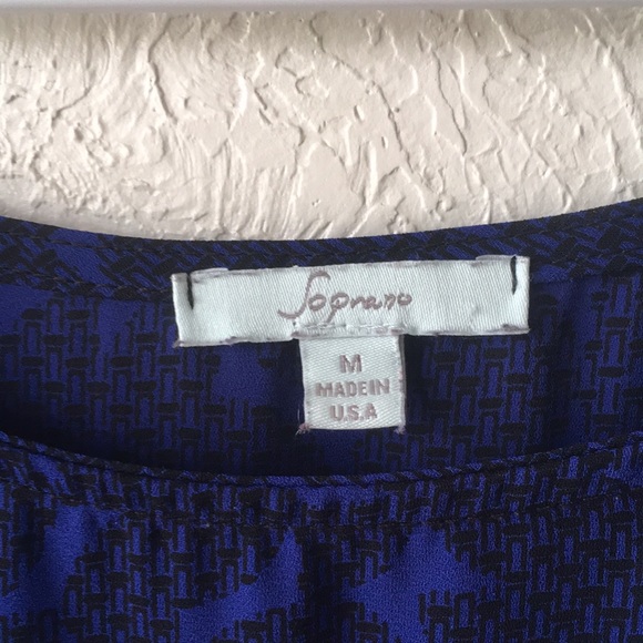 DONATED - Patterned ladder sleeve blouse - Picture 4 of 5